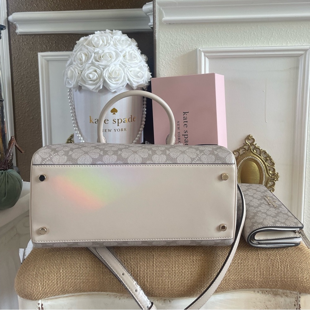Kate Spade Signature Spade Flower Large Dolly Duffle Crossbody KI831 - Picture 7 of 16